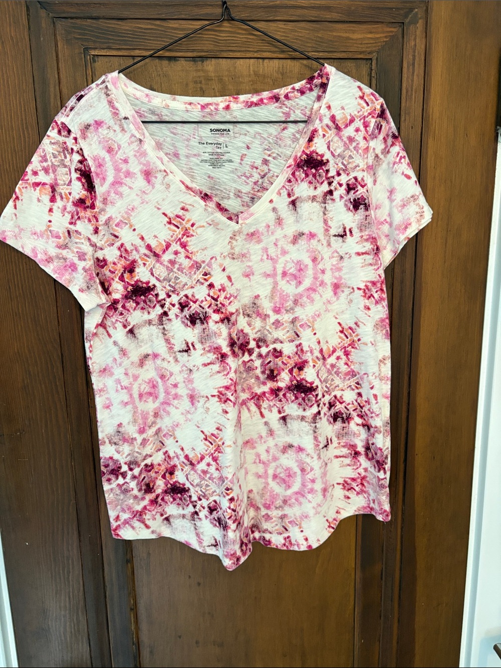 SONOMA V-Neck Short Sleeve Top in Pink Tie-Dye
